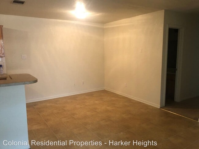Building Photo - 932 Maplewood Dr