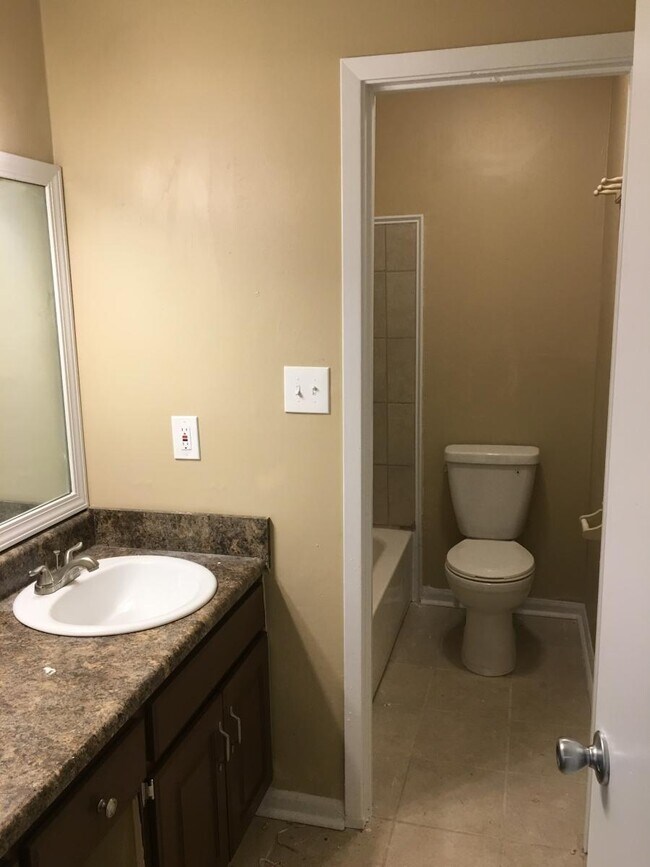 Building Photo - 1852 Ranch House Dr
