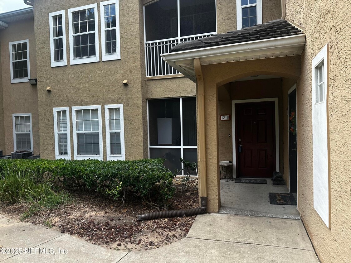 Primary Photo - 10075 Gate Pkwy N