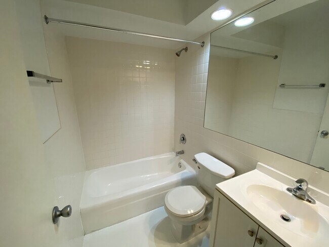 Foto del edificio - 736 W Buena Ave