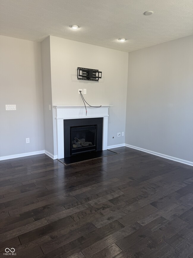 Building Photo - 9681 Angelica Dr