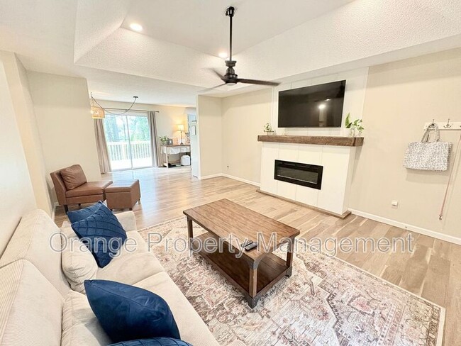 Building Photo - 415 Mayfield Dr