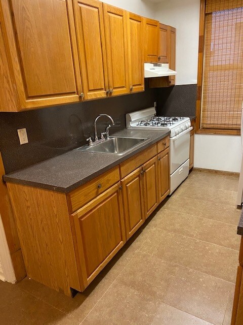 Foto del edificio - 2345 E 24th St