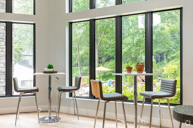 Interior Photo - Millennium at Creve Coeur