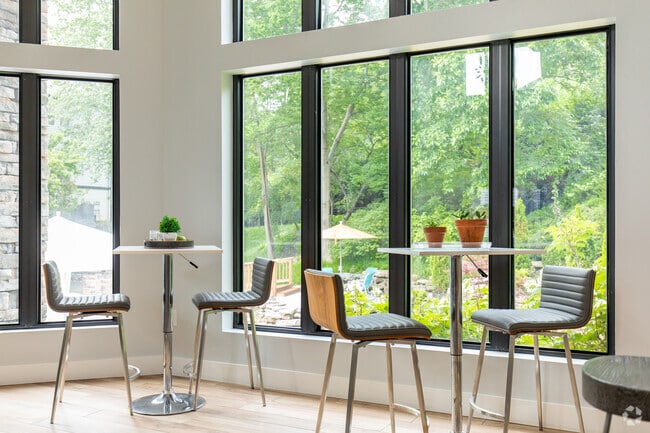 Interior Photo - Millennium at Creve Coeur