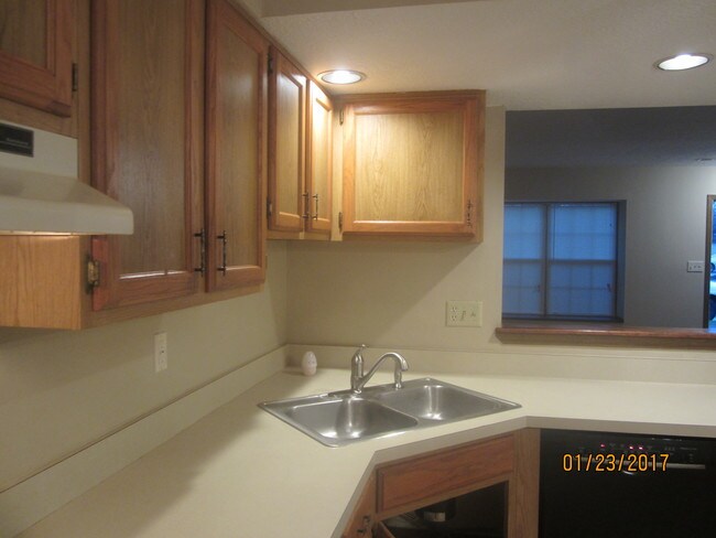 KITCHEN - 629 Pebble Pl Dr