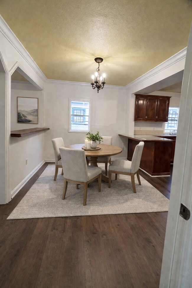 Dining area - 4517 Molina Dr