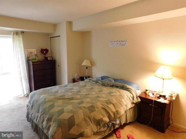 Foto del edificio - 6135 Edsall Rd