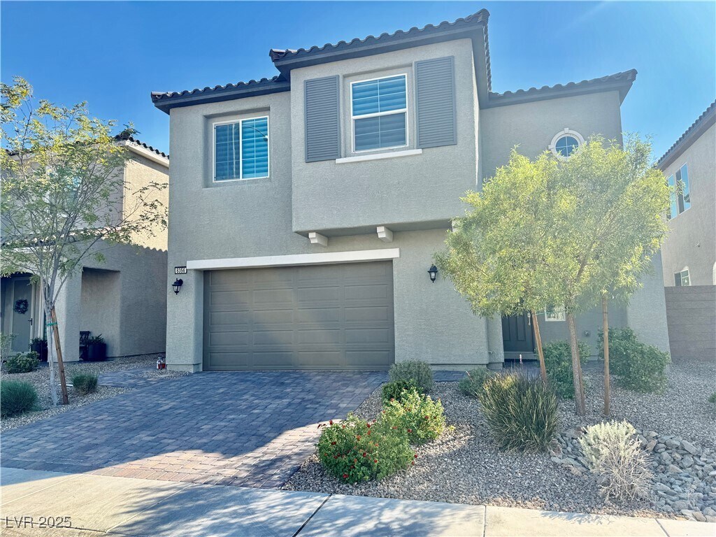 Foto principal - 8356 Brimson St