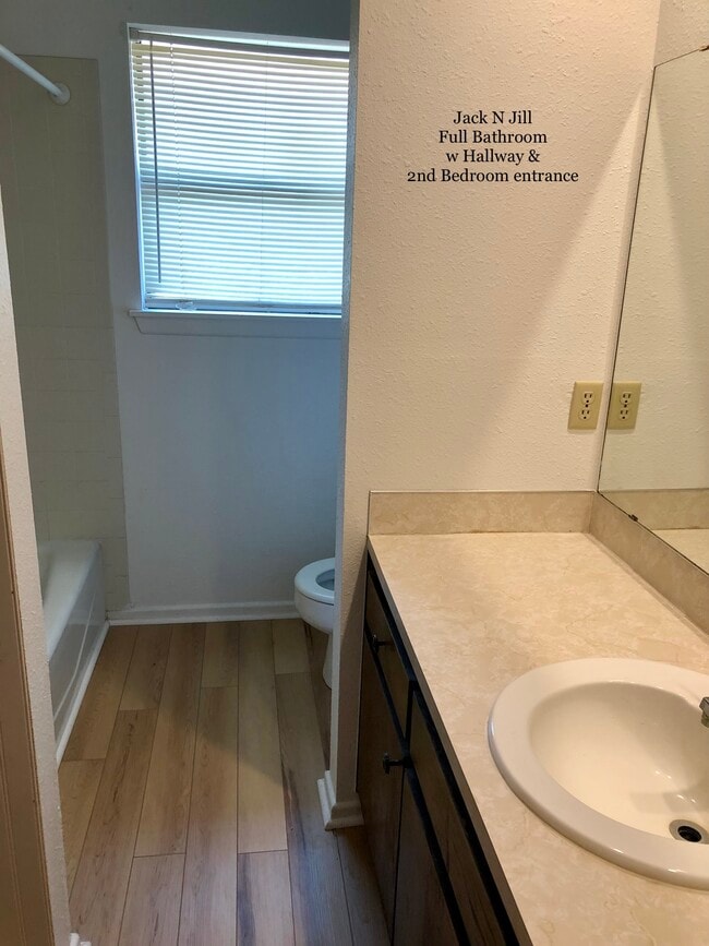 Full Bath Bathtub/Shower - 6428 Amber Dr