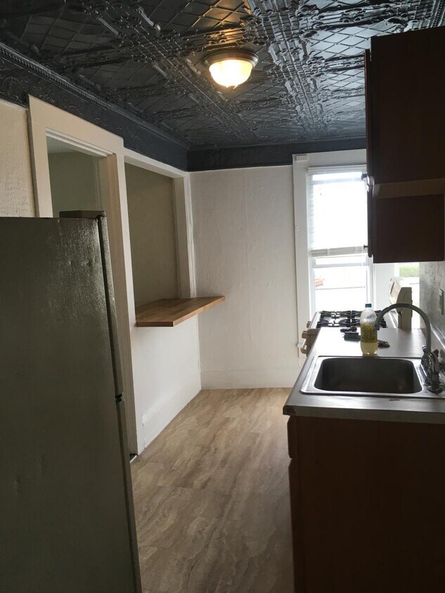 Primary Photo - 102 Center Ave