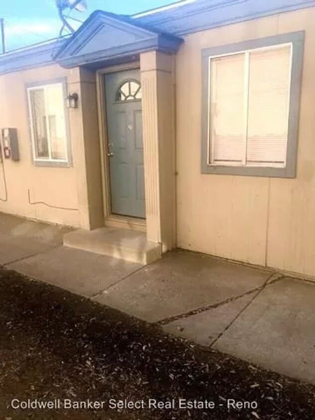 Primary Photo - 321 E Taylor St