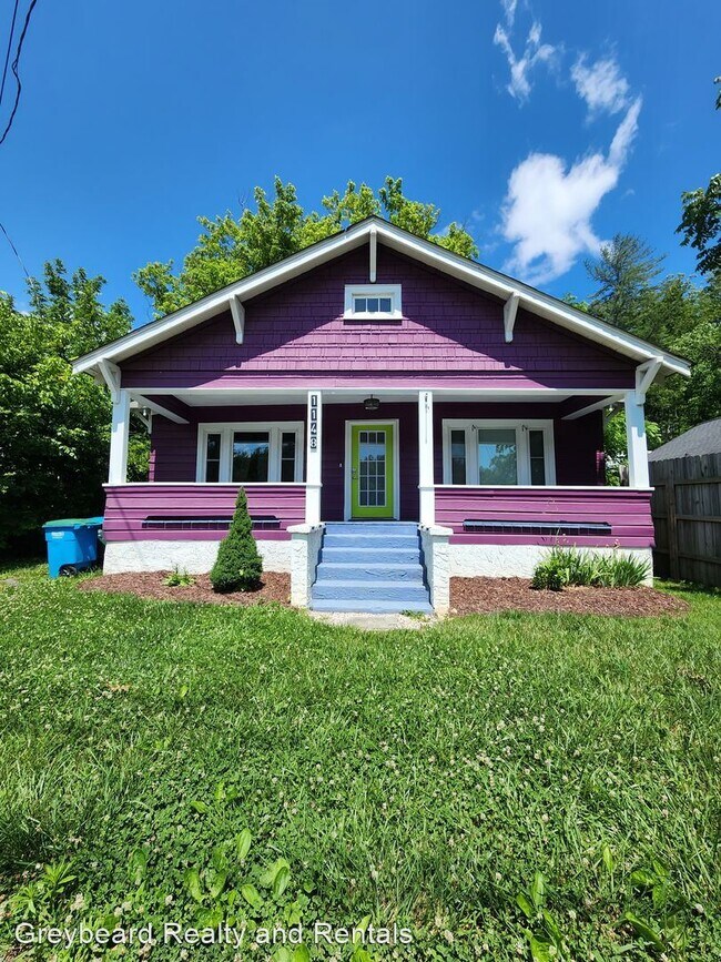 2 br, 1 bath House 1148 Charlotte Hwy House Rental in Fairview, NC