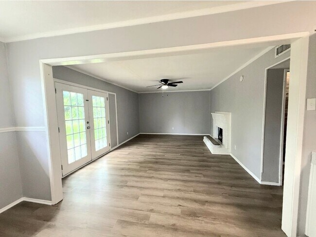 Foto del edificio - 5309 Preston Trail