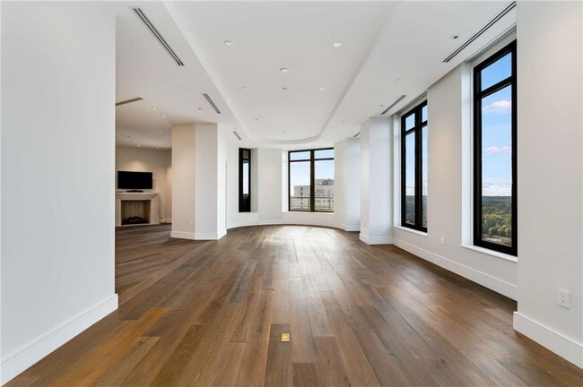 Foto del edificio - 3376 Peachtree Rd NE