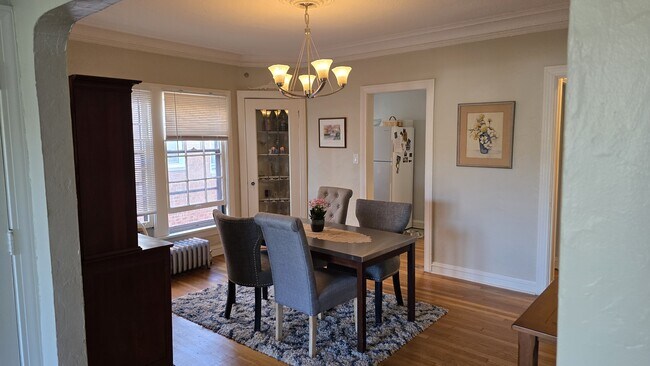 Spacious dining room - 19234 Winslow Rd