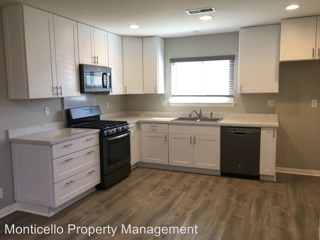 Foto del edificio - 3 br, 2 bath House - 10421 Dakota Avenue