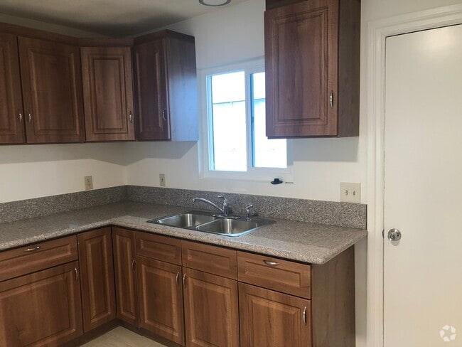 Building Photo - 4859 Canoga St