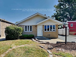 Building Photo - 9029 Parkside Ave