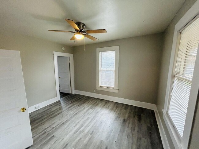 Building Photo - Nice three bedroom, one bath home for Rent.