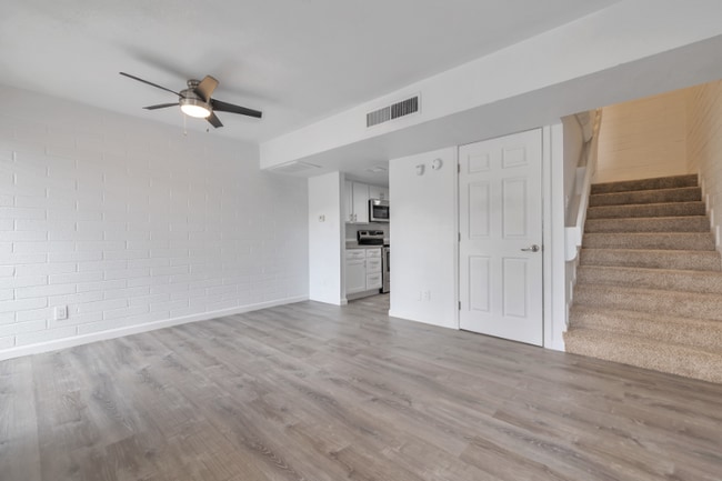 Photo - 1815 W Tuckey Ln Apartment