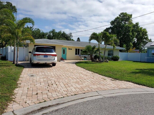 Foto del edificio - 6715 W Flamingo Way S