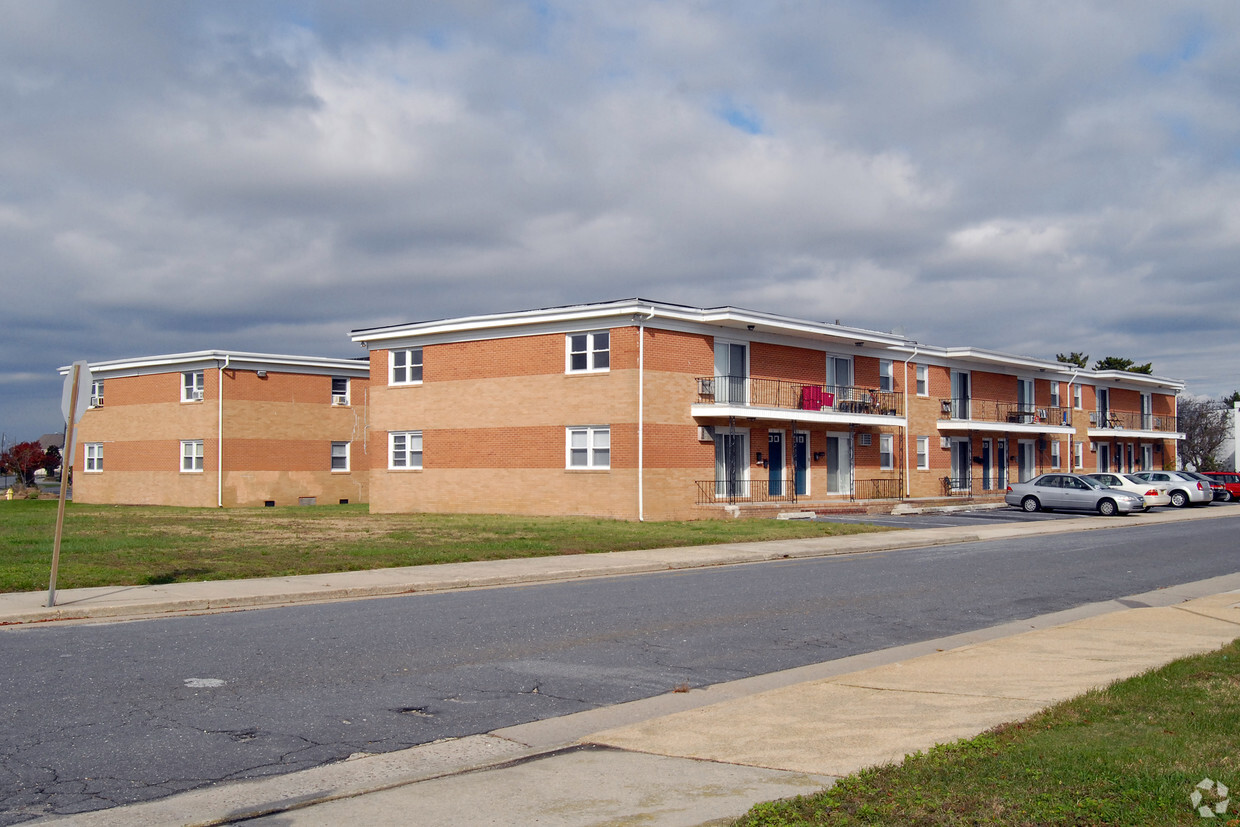 Primary Photo - Venice Park Apartments