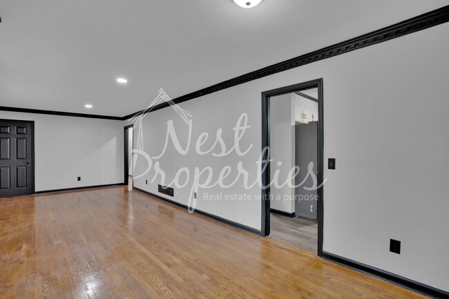 Foto del edificio - 1932 Greenwyche Ave