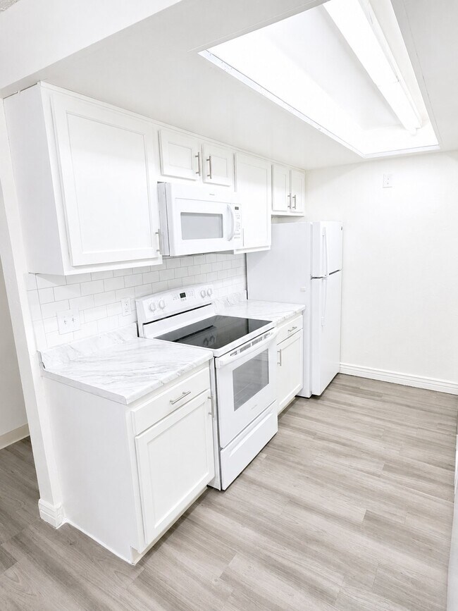 Photo - 6087 Wadsworth Blvd (Arvada, CO) Apartment