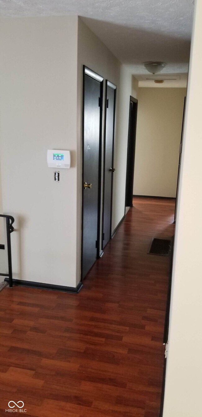 Building Photo - 8803 Balboa Ct