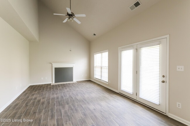 Building Photo - 11334 Top Walnut Loop
