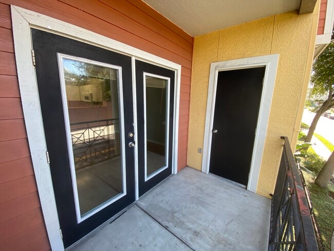 Building Photo - 1910 E Palm Ave