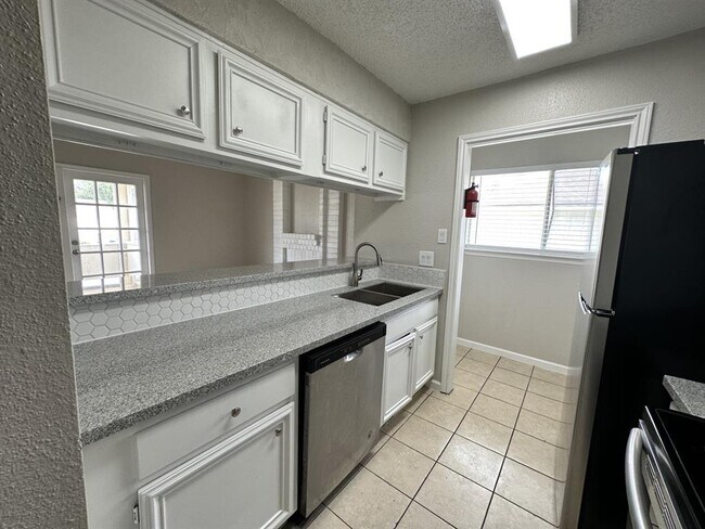 Foto del edificio - 1122 Brenda Ln