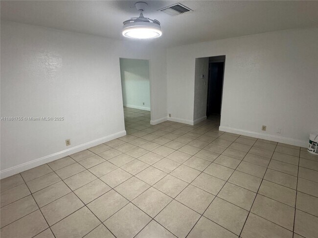 Foto del edificio - 7205 NW 76th Pl