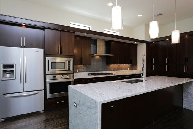 Foto del edificio - 5210 Rose St