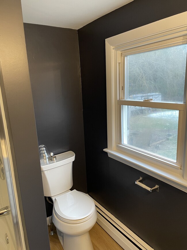 Bathroom - 150 Broadturn Rd