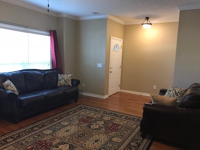 Den - 1293 N Dean Rd