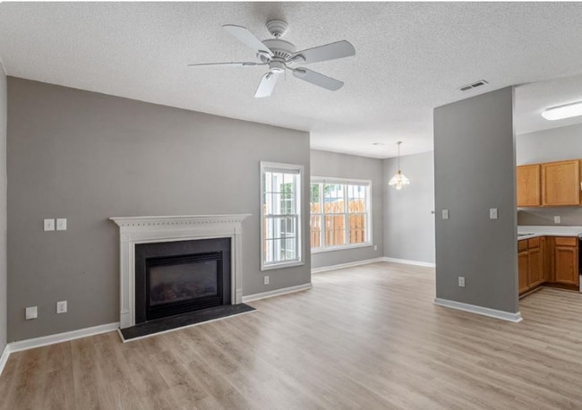 Building Photo - 107 Fox Trail Ln