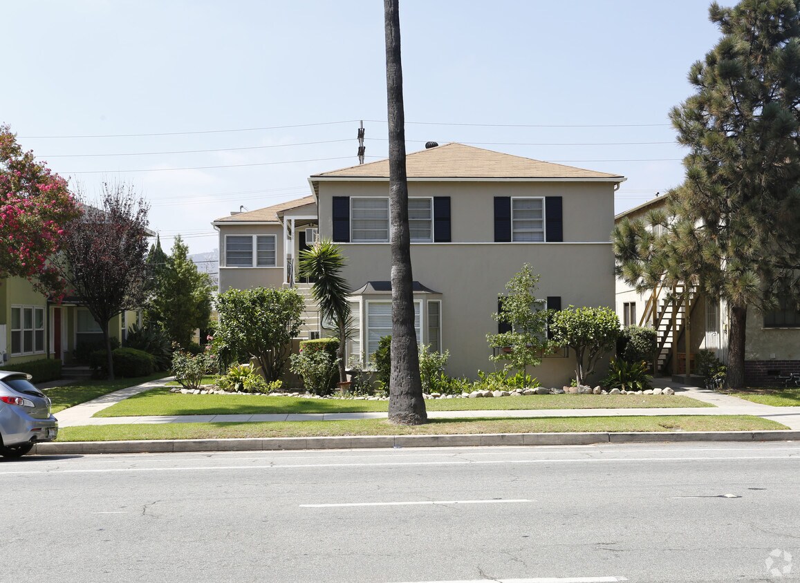 Building Photo - 956 W Glenoaks Blvd