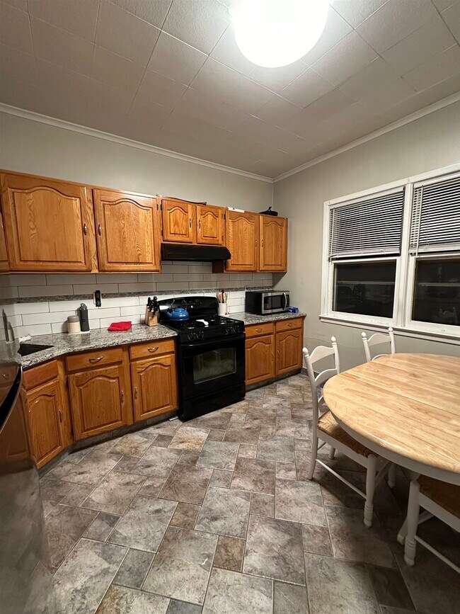 Foto del edificio - 152 W 9th St