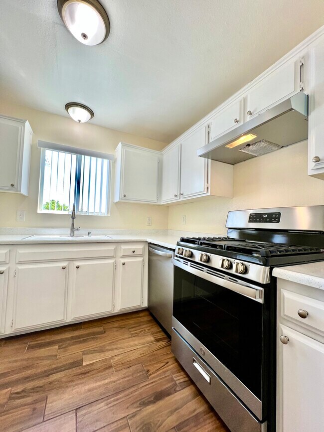 Photo - 2908 E South St Apartment