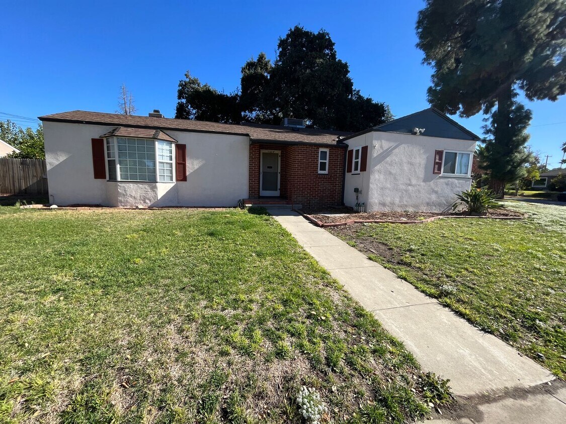 1004 Occidental Dr Unit Front House, Redlands, CA 92374 Room for Rent in Redlands, CA