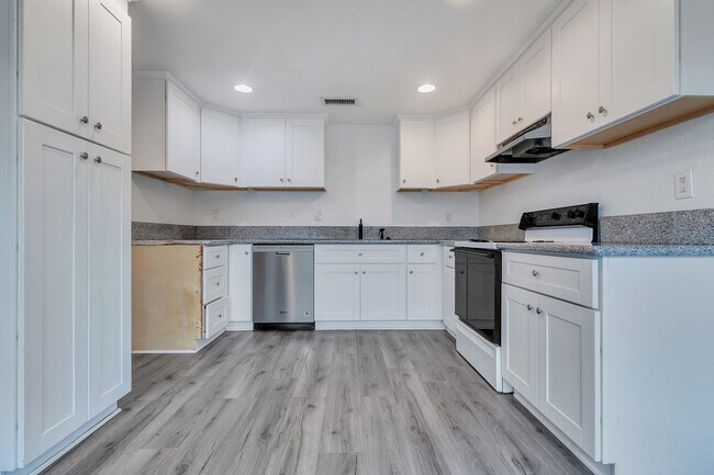 Foto del edificio - 146 Pembroke Ln