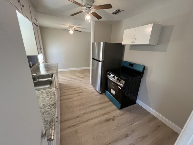 Foto del edificio - 1622 N J St