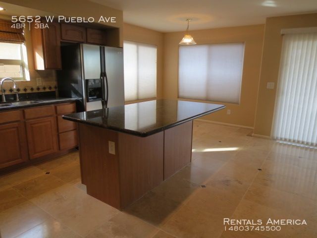 Foto del edificio - Outstanding 4/3 w Pool!