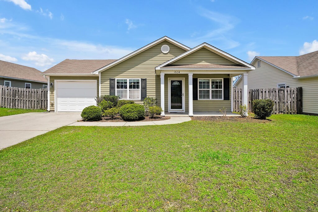 Primary Photo - 1604 Royal Pine Ct