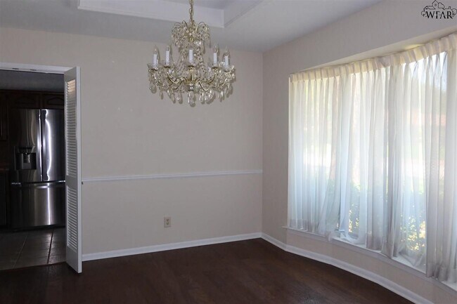 Foto del edificio - 2415 Bryan Glen St