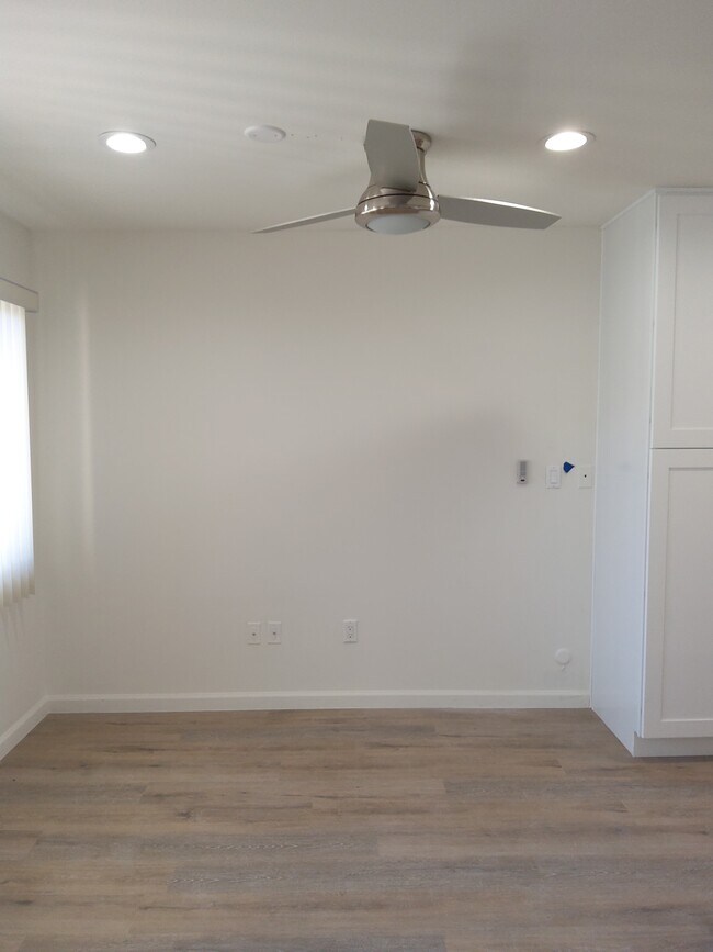 Dinning Room - 12801 Moorpark St