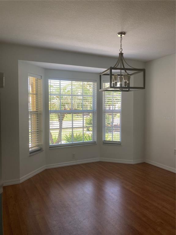 Foto del edificio - 4835 Jacaranda Heights Dr