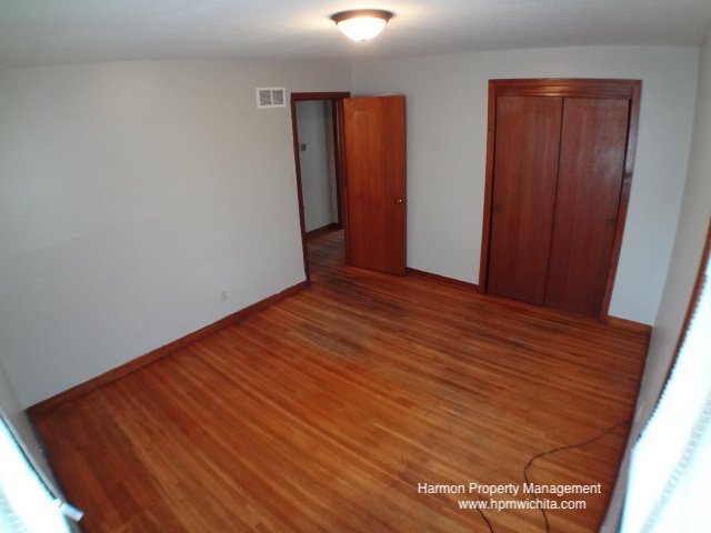 Foto del edificio - 1 Bed 1 Bath Duplex Unit Near Oliver & Cen...